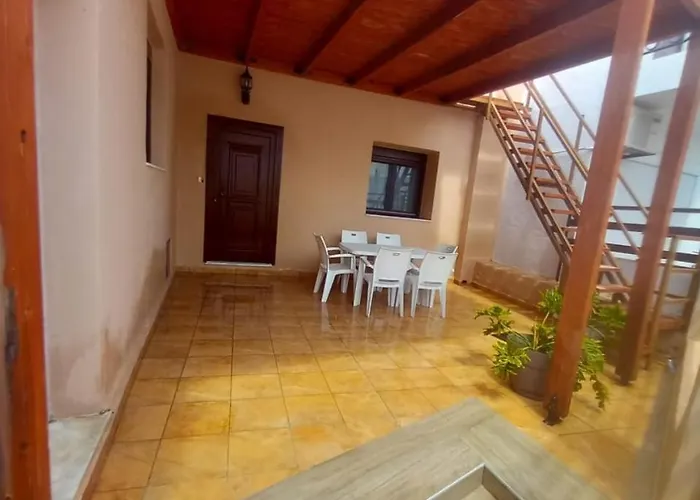 Damian House * Afandu